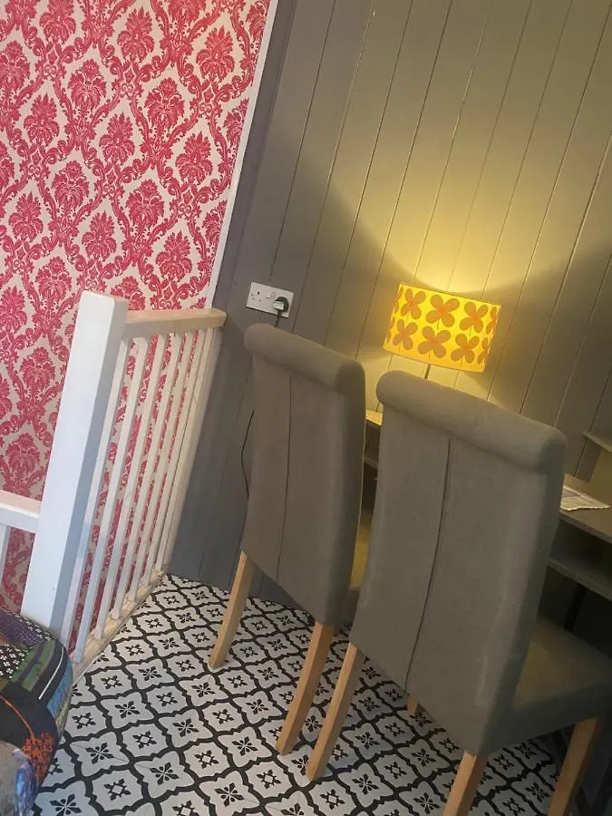 Georgian City Apartment At Thomas Street Double Bedroom And Two Single Trundle Beds バース
