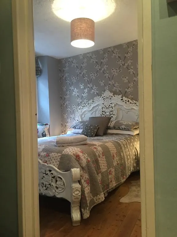 Georgian City Apartment At Thomas Street Double Bedroom And Two Single Trundle Beds バース イギリス