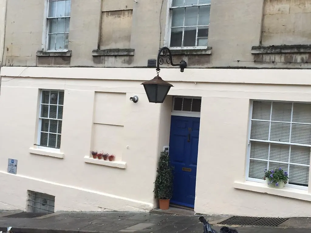 Georgian City Apartment At Thomas Street Double Bedroom And Two Single Trundle Beds Bath 0*,